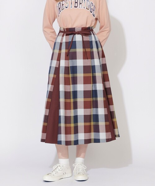 CB CRESTBRIDGE（シービークレストブリッジ）の「クレストブリッジチェックスカート（スカート・レディース・ブルー系その他7/レッド系その他2・M/S）」の2枚目の写真