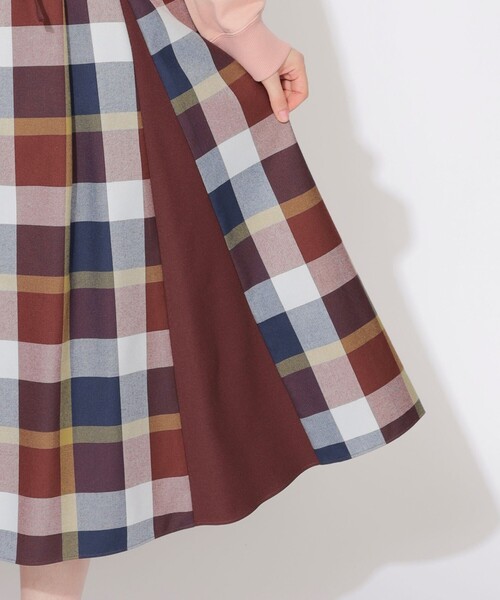 CB CRESTBRIDGE（シービークレストブリッジ）の「クレストブリッジチェックスカート（スカート・レディース・ブルー系その他7/レッド系その他2・M/S）」の17枚目の写真