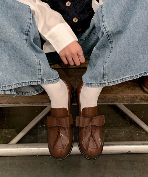 Vipoa(ヴィポア)の「Classic ribbon loafer(ローファー・レディース・ブラウン/ブラック・SMALL/LARGE/MEDIUM)」の1枚目の写真