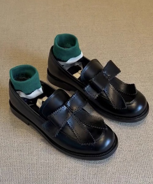 Vipoa(ヴィポア)の「Classic ribbon loafer(ローファー・レディース・ブラウン/ブラック・SMALL/LARGE/MEDIUM)」の2枚目の写真