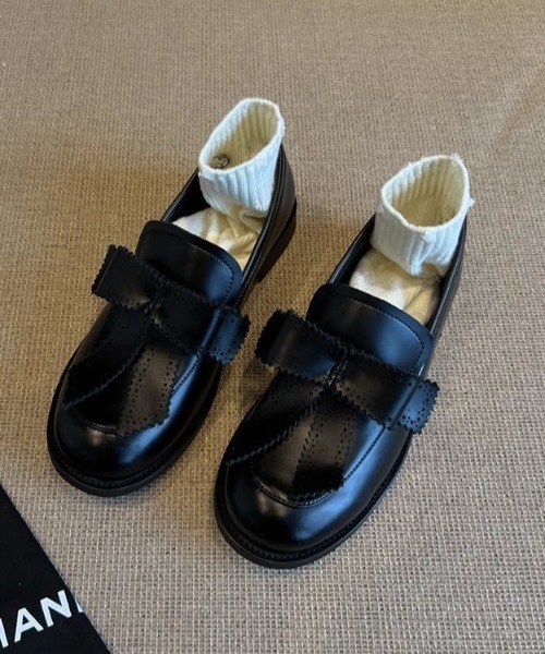 Vipoa(ヴィポア)の「Classic ribbon loafer(ローファー・レディース・ブラウン/ブラック・SMALL/LARGE/MEDIUM)」の4枚目の写真