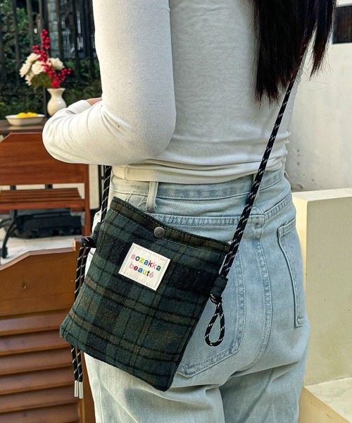 Miniministore（ミニミニストア）の「ウールタッチショルダーバッグ ポシェット（ショルダーバッグ・レディース・ブラウン/ブルー/ダークグリーン/グレー/ブラック・FREE）」の15枚目の写真