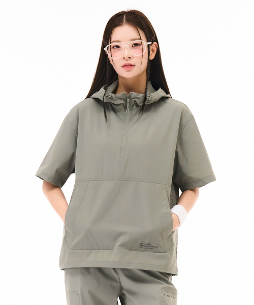 CHASECULT(チェイスカルト)の「共用クールストレッチフード半袖アノラックTシャツ - カーキ(Tシャツ/カットソー・メンズ・カーキ・95/105/100/90)」の4枚目の写真