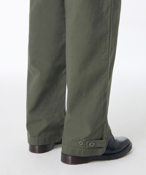 MUSINSA STANDARD（ムシンサスタンダード）の「ベージュサテンベルベットポケットファティーグパンツ[カーキ]（その他パンツ・メンズ・その他・26/33/34/36/38/40/42/27/28/29/30/31/32）」の6枚目の写真