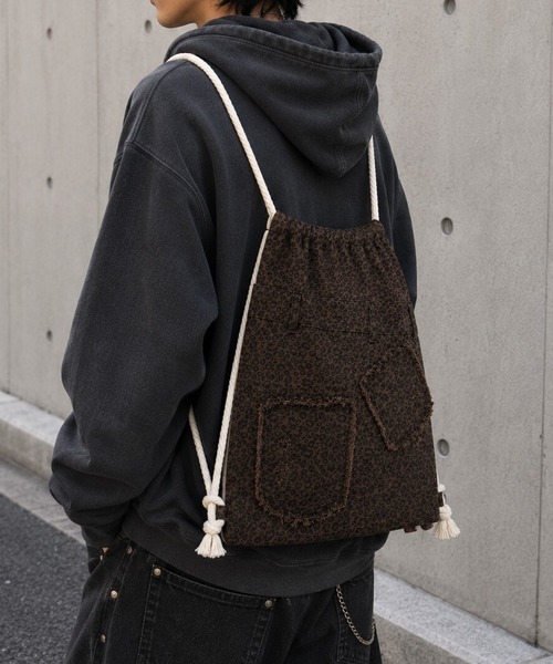 Zipper Bag／デニムリメイク × レオパ セール】リメイク風デザイン デニム カモフラ レオパード ナップサック