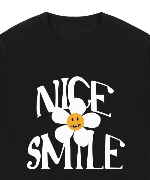 GRAVER（グレーバー）の「[ユニセックス]ナイススマイルロゴフラワー半袖Tシャツ_ブラック（Tシャツ/カットソー・レディース・ブラック・MEDIUM/LARGE/X-LARGE/SMALL）」の3枚目の写真