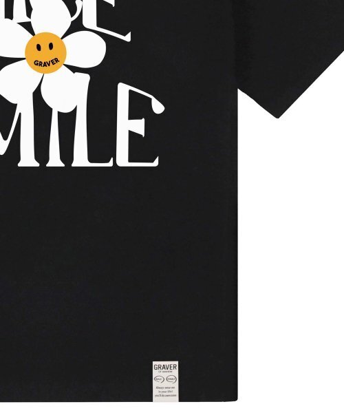 GRAVER（グレーバー）の「[ユニセックス]ナイススマイルロゴフラワー半袖Tシャツ_ブラック（Tシャツ/カットソー・レディース・ブラック・MEDIUM/LARGE/X-LARGE/SMALL）」の4枚目の写真