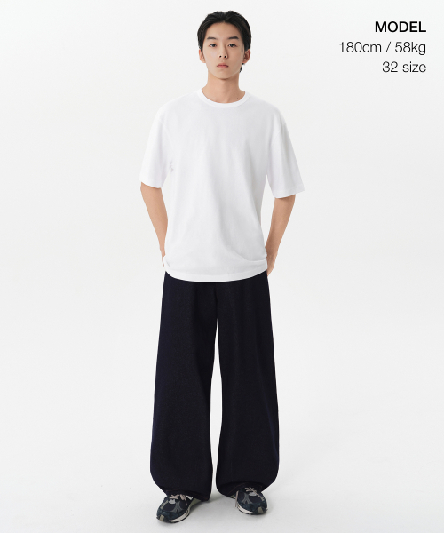 MUSINSA STANDARD（ムシンサスタンダード）の「バルーンデニムパンツ [ディープインディゴ]（デニムパンツ・メンズ・その他・26/27/28/29/30/31/32/33/34/36/38/40/42）」の2枚目の写真