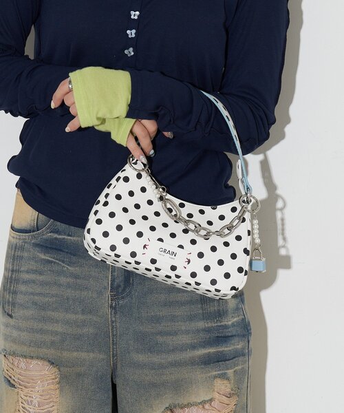 GRAIN(グレイン)の「【GRAIN/グレイン】チャーム付き水玉2WAYハンドバック(トートバッグ・レディース・ブラック/パープル/イエロー/ホワイト・FREE)」の7枚目の写真