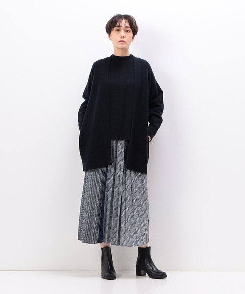 K.T KIYOKO TAKASE（キヨコタカセ）の「〔 Sサイズ 〕 エクストラファインメリノロングＶネックカーディガン（カーディガン/ボレロ・レディース・ブラック系その他/ベージュ・5号）」の3枚目の写真