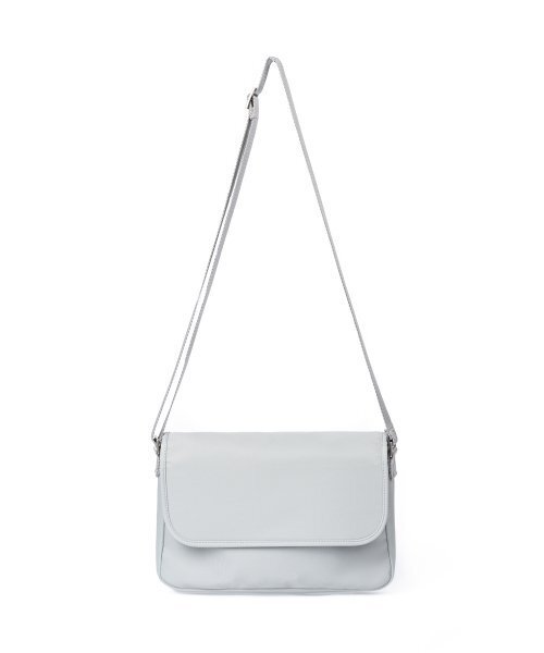 HAH ARCHIVE(ハーアーカイブ)の「Flap Crossbody Bag (Silver)(メッセンジャーバッグ・メンズ・その他・FREE)」の2枚目の写真