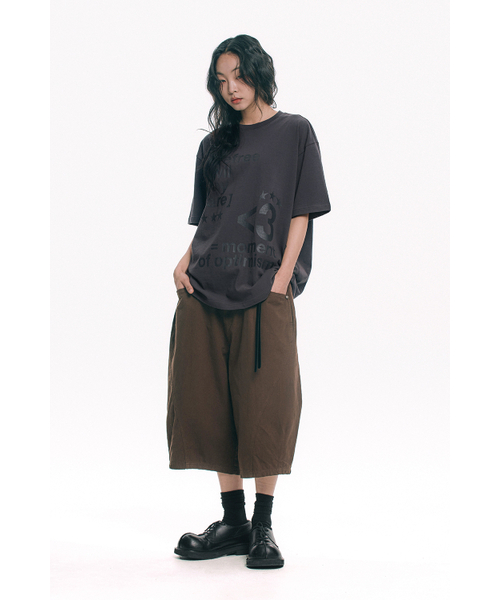 MOO（エムオーオー）の「ビッグタイポレタリング半袖 - ダークグレー（Tシャツ/カットソー・メンズ・チャコール・MEDIUM/LARGE）」の3枚目の写真