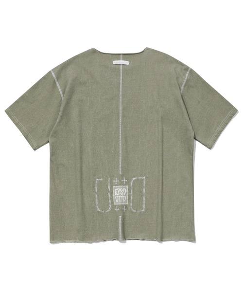 EPISODE UNTITLED（エピソードアンタイトルド）の「PATCH NEEDLE STITCH T-SHIRT_KHAKI（Tシャツ/カットソー・レディース・その他・2/3）」の3枚目の写真