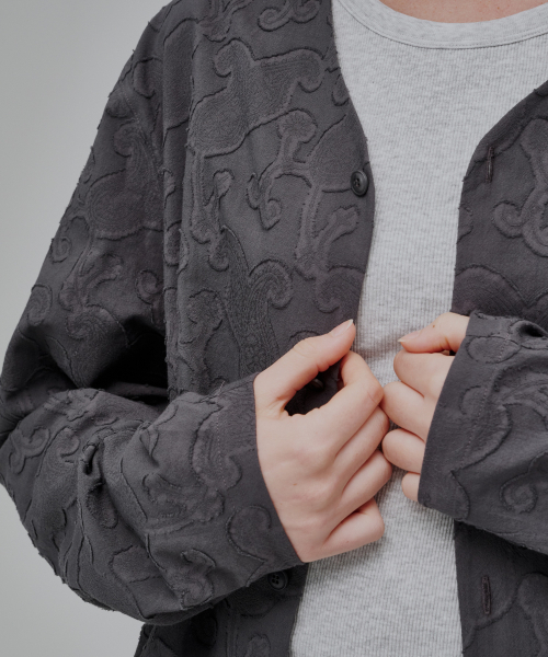 YURT(ユルト)の「フィンラインシャツ_ペイズリーグレー(シャツ/ブラウス・レディース・グレー・SMALL/LARGE)」の5枚目の写真