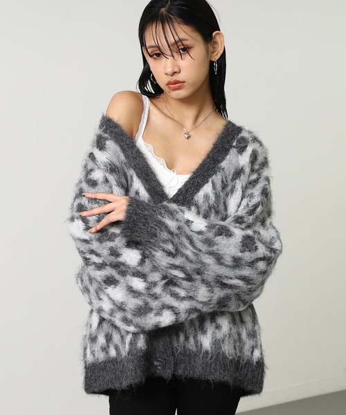 ANAP(アナップ)の「レオパード柄 シャギーニット カーディガン(カーディガン/ボレロ・レディース・ブラウン/グレー・F)」の5枚目の写真