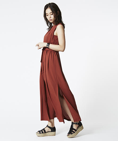 ELFORBR（エルフォーブル）の「デシンマキシワンピース（ワンピース・レディース・レッド系その他/ネイビー/カーキ・38/36）」の5枚目の写真