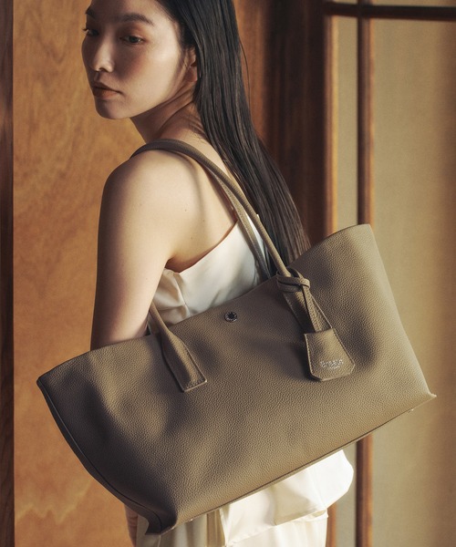 Breath TOPKAPI(ブレストプカピ)の「【雑誌掲載】【Breath TOPKAPI】ELAN エラン シュリンクレザー 2way トートバッグ(トートバッグ・レディース・クリーム/ブラック/グレイッシュベージュ・FREE)」の3枚目の写真