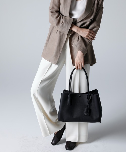 Breath TOPKAPI(ブレストプカピ)の「【雑誌掲載】【Breath TOPKAPI】ELAN エラン シュリンクレザー 2way トートバッグ(トートバッグ・レディース・クリーム/ブラック/グレイッシュベージュ・FREE)」の15枚目の写真
