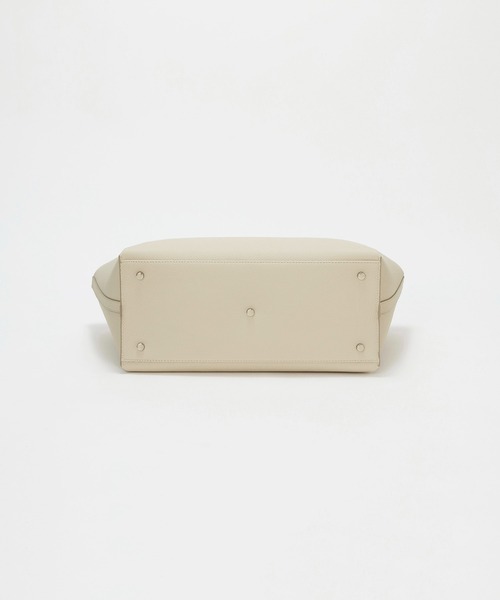 Breath TOPKAPI(ブレストプカピ)の「【雑誌掲載】【Breath TOPKAPI】ELAN エラン シュリンクレザー 2way トートバッグ(トートバッグ・レディース・クリーム/ブラック/グレイッシュベージュ・FREE)」の18枚目の写真