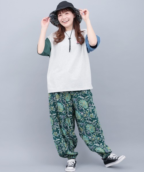 チチカカ（チチカカ）の「ホーリーおばけコミックプリントＴシャツ【ユニセックス】（Tシャツ/カットソー・メンズ・ブラック/カラフル・LARGE/MEDIUM）」の7枚目の写真