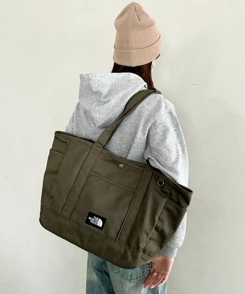 THE NORTH FACE(ザノースフェイス)の「THE NORTH FACE(ザ・ノースフェイス)/ALL-DAY TOTE L_PLUS/TNF A4 PC収納 ビッグサイズ トートバッグ 横型トート コットン素材 マザーズバッグ 通勤 通学(トートバッグ・レディース・カーキ/ブラック/キャメル・FREE)」の22枚目の写真