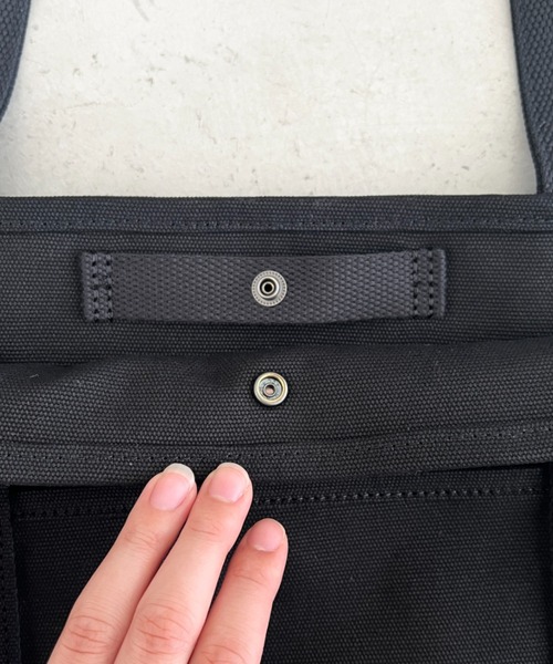 THE NORTH FACE(ザノースフェイス)の「THE NORTH FACE(ザ・ノースフェイス)/ALL-DAY TOTE L_PLUS/TNF A4 PC収納 ビッグサイズ トートバッグ 横型トート コットン素材 マザーズバッグ 通勤 通学(トートバッグ・レディース・カーキ/ブラック/キャメル・FREE)」の16枚目の写真