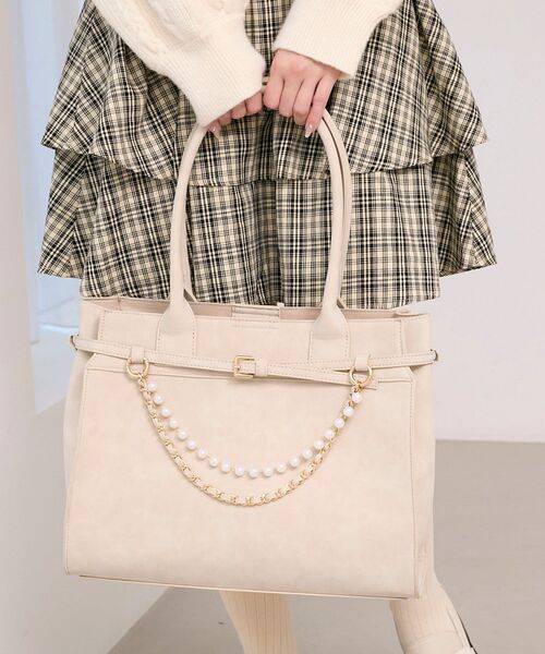 MAJESTIC LEGON(マジェスティックレゴン)の「パールチェーン2WAYトートバッグ(トートバッグ・レディース・ブラック/ベージュ/ピンク・FREE)」の10枚目の写真