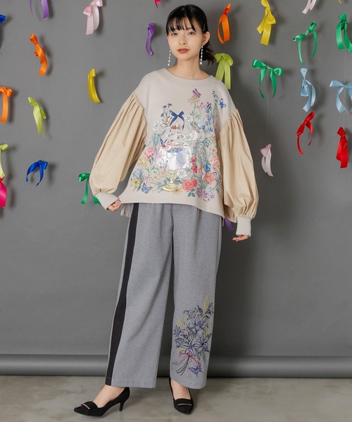 iS ScoLar（イズスカラー）の「553279：アフタヌーンティーパーティー柄プルオーバー（Tシャツ/カットソー・レディース・ブルー/ブラック/アイボリー・M）」の4枚目の写真