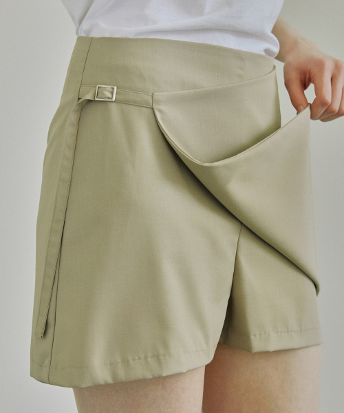 IHR(アイエイチアール)の「ラップミニスカートパンツ / ベージュ(その他パンツ・レディース・その他・MEDIUM/SMALL)」の4枚目の写真