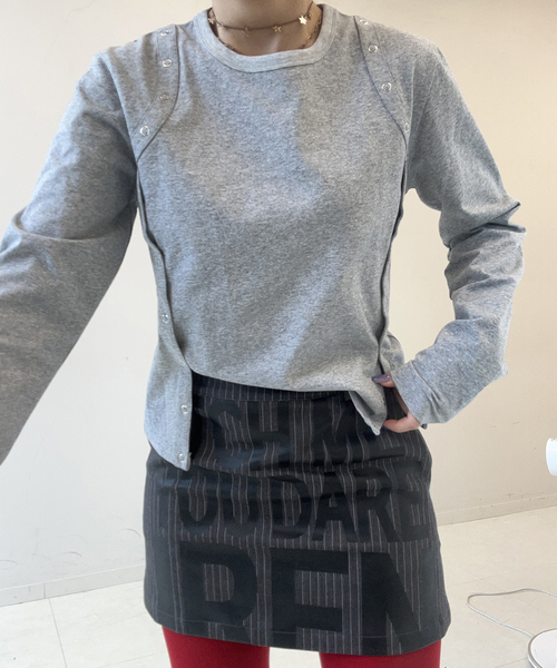 Oriens JOURNAL STANDARD（オリエンス ジャーナルスタンダード）の「ボタンディテールロングスリーブTee（Tシャツ/カットソー・レディース・グレー/レッド/ホワイト・FREE）」の6枚目の写真