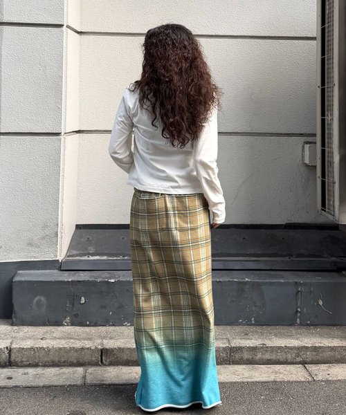 Oriens JOURNAL STANDARD(オリエンス ジャーナルスタンダード)の「ボタンディテールロングスリーブTee(Tシャツ/カットソー・レディース・グレー/レッド/ホワイト・FREE)」の7枚目の写真