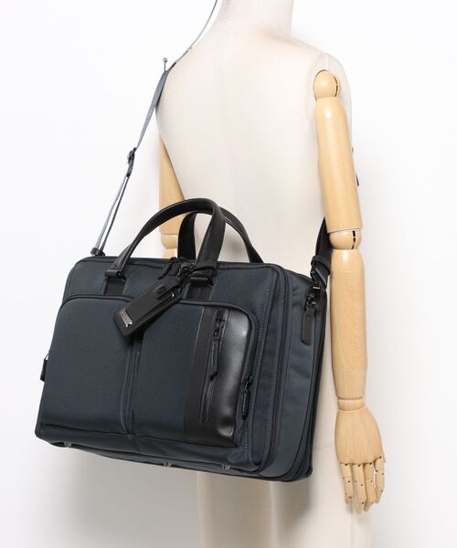 ZERO HALLIBURTON(ゼロハリバートン)の「ZEST2 Brief Case M B4 14インチPC EXP 81337(ビジネスバッグ・メンズ・ブラック/ブルーグレー・FREE)」の6枚目の写真