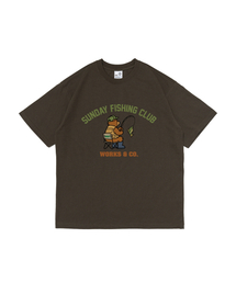 WORKS & CO.（ワークス アンド コー）の「フィシングクラブアンドベアーズ 半袖Tシャツ (カーキ)（Tシャツ/カットソー）」