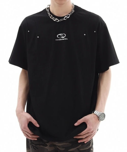 lilful(リルフル)の「【26年春夏新作】リベットデザインTシャツ(Tシャツ/カットソー・メンズ・ブラック/グレー・M/L)」の2枚目の写真