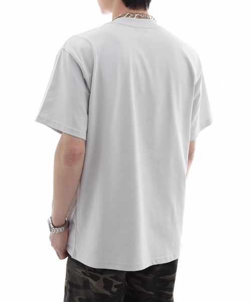 lilful(リルフル)の「【26年春夏新作】リベットデザインTシャツ(Tシャツ/カットソー・メンズ・ブラック/グレー・M/L)」の5枚目の写真