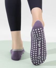 Coo+i（クーイ）の「くすみカラー 滑り止め付き クロスストラップヨガソックス（ソックス/靴下）」