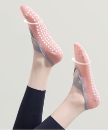 Coo+i（クーイ）の「くすみカラー 滑り止め付き クロスストラップヨガソックス（ソックス/靴下）」