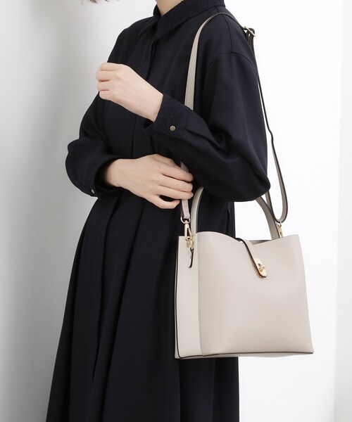 grove（グローブ）の「人間工学 ベルトダブルショルダー（ハンドバッグ・レディース・ブラック系4/ブルー系9/ライトグレー系4・00）」の2枚目の写真