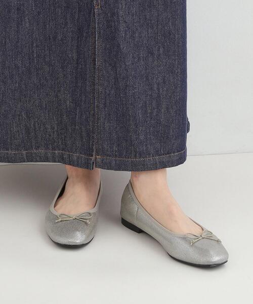 SHOO・LA・RUE(シューラルー)の「【ふかふか】シャーリングバレエシューズ(その他シューズ・レディース・シルバー/ブラック/ゴールド/ブラック系・25/35/45)」の7枚目の写真