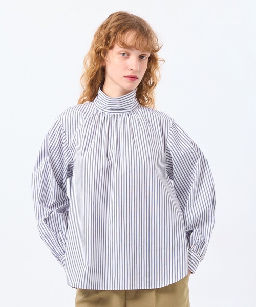 MACKINTOSH PHILOSOPHY(マッキントッシュ フィロソフィー)の「THOMAS MAISON ロールカラーブラウス(シャツ/ブラウス・レディース・オフホワイト/ブルー系その他2・38)」の2枚目の写真