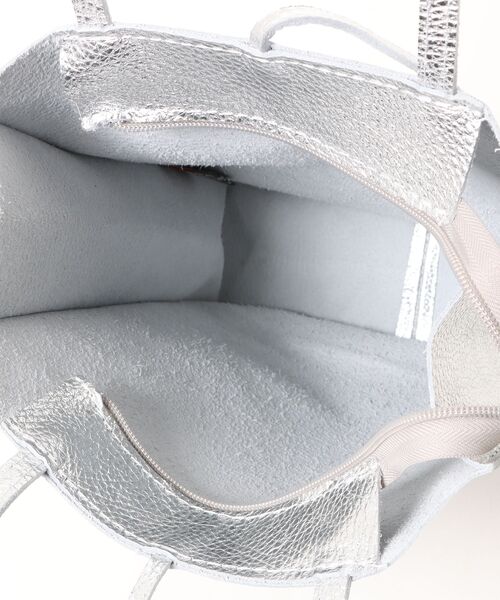 andrea cardone(アンドレアカルドネ)の「【ANDREA CARDONE】縦型デイリートート(Q66600)(トートバッグ・レディース・シルバー/ゴールド/ホワイト・ALL)」の8枚目の写真
