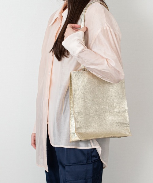 andrea cardone（アンドレアカルドネ）の「【ANDREA CARDONE】縦型デイリートート(Q66600)（トートバッグ・レディース・シルバー/ゴールド/ホワイト・ALL）」の3枚目の写真