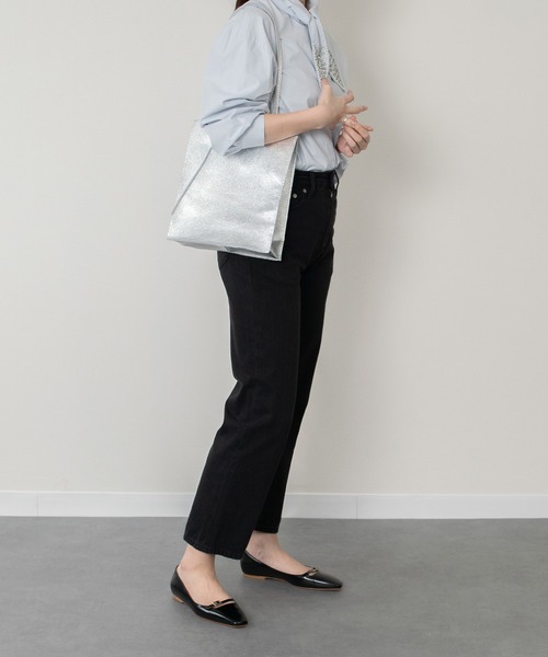 andrea cardone（アンドレアカルドネ）の「【ANDREA CARDONE】縦型デイリートート(Q66600)（トートバッグ・レディース・シルバー/ゴールド/ホワイト・ALL）」の11枚目の写真