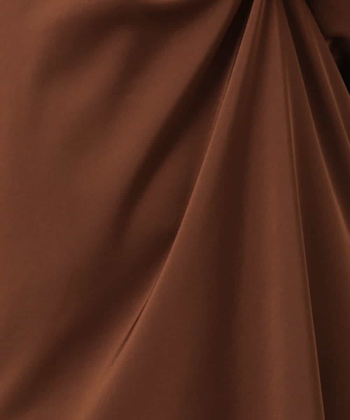 MK MICHEL KLEIN（エムケーミッシェルクラン）の「[洗える]サテンキャミワンピース（ワンピース・レディース・ブラウン/ベージュ・38）」の7枚目の写真