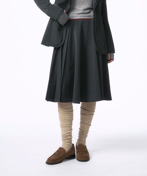 Nora Lily elle（ノラリリーエル）の「【Nora Lily】「elle」Pin Stripe Half Switching Pleated Skirt（スカート・レディース・ダークグレー/グレー・FREE）」の13枚目の写真