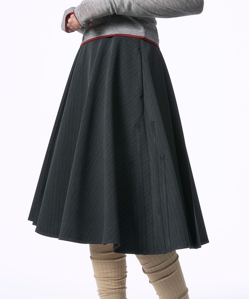 Nora Lily elle（ノラリリーエル）の「【Nora Lily】「elle」Pin Stripe Half Switching Pleated Skirt（スカート・レディース・ダークグレー/グレー・FREE）」の14枚目の写真