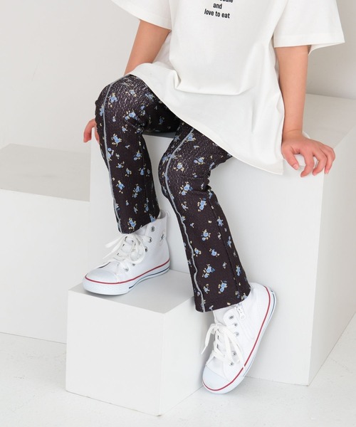 LEPSIM(レプシィム)の「【KIDS】花柄カットフレアパンツ 644476(その他パンツ・キッズ・ブラック/アイボリー・120/130/140)」の2枚目の写真