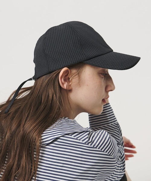 UNITED ARROWS（ユナイテッドアローズ）の「ギンガムチェック キャップ UV（キャップ・レディース・ネイビー/ブラウン系/ブラック・FREE）」の6枚目の写真