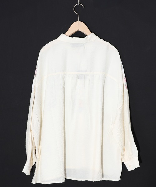 iS ScoLar（イズスカラー）の「561218：花柄布帛シャツ（シャツ/ブラウス・レディース・ピンク/アイボリー/ブラック・M）」の11枚目の写真