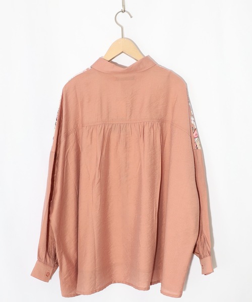 iS ScoLar（イズスカラー）の「561218：花柄布帛シャツ（シャツ/ブラウス・レディース・ピンク/アイボリー/ブラック・M）」の16枚目の写真